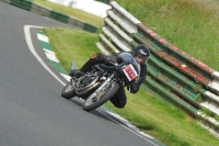 Mallory-park-Leicestershire;Mallory-park-photographs;Motorcycle-action-photographs;classic-bikes;event-digital-images;eventdigitalimages;mallory-park;no-limits-trackday;peter-wileman-photography;vintage-bikes;vintage-motorcycles;vmcc-festival-1000-bikes