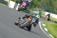 Mallory-park-Leicestershire;Mallory-park-photographs;Motorcycle-action-photographs;classic-bikes;event-digital-images;eventdigitalimages;mallory-park;no-limits-trackday;peter-wileman-photography;vintage-bikes;vintage-motorcycles;vmcc-festival-1000-bikes