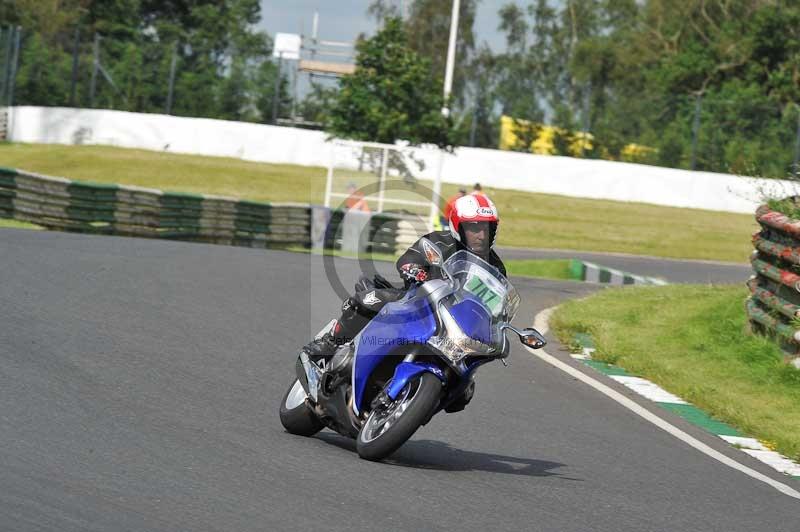 Mallory park Leicestershire;Mallory park photographs;Motorcycle action photographs;classic bikes;event digital images;eventdigitalimages;mallory park;no limits trackday;peter wileman photography;vintage bikes;vintage motorcycles;vmcc festival 1000 bikes