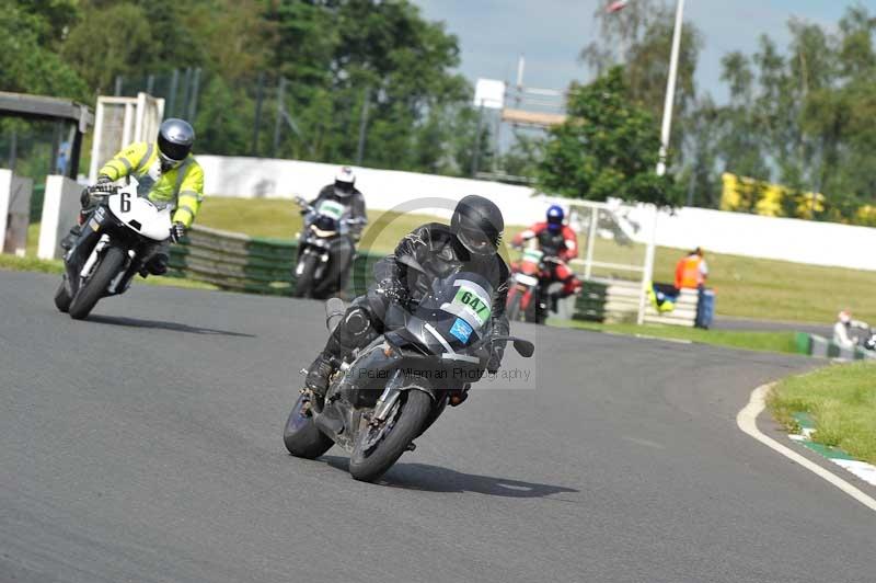 Mallory park Leicestershire;Mallory park photographs;Motorcycle action photographs;classic bikes;event digital images;eventdigitalimages;mallory park;no limits trackday;peter wileman photography;vintage bikes;vintage motorcycles;vmcc festival 1000 bikes