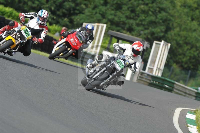 Mallory park Leicestershire;Mallory park photographs;Motorcycle action photographs;classic bikes;event digital images;eventdigitalimages;mallory park;no limits trackday;peter wileman photography;vintage bikes;vintage motorcycles;vmcc festival 1000 bikes