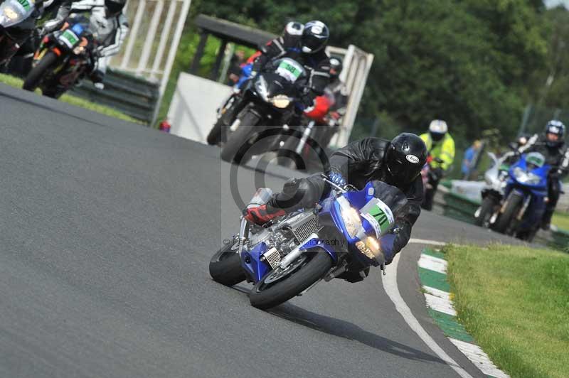 Mallory park Leicestershire;Mallory park photographs;Motorcycle action photographs;classic bikes;event digital images;eventdigitalimages;mallory park;no limits trackday;peter wileman photography;vintage bikes;vintage motorcycles;vmcc festival 1000 bikes