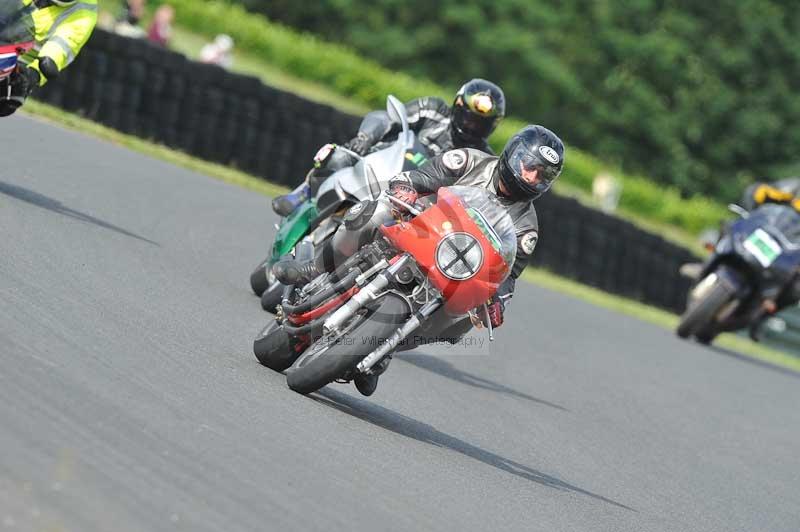 Mallory park Leicestershire;Mallory park photographs;Motorcycle action photographs;classic bikes;event digital images;eventdigitalimages;mallory park;no limits trackday;peter wileman photography;vintage bikes;vintage motorcycles;vmcc festival 1000 bikes