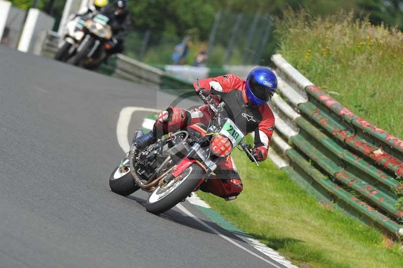 Mallory park Leicestershire;Mallory park photographs;Motorcycle action photographs;classic bikes;event digital images;eventdigitalimages;mallory park;no limits trackday;peter wileman photography;vintage bikes;vintage motorcycles;vmcc festival 1000 bikes