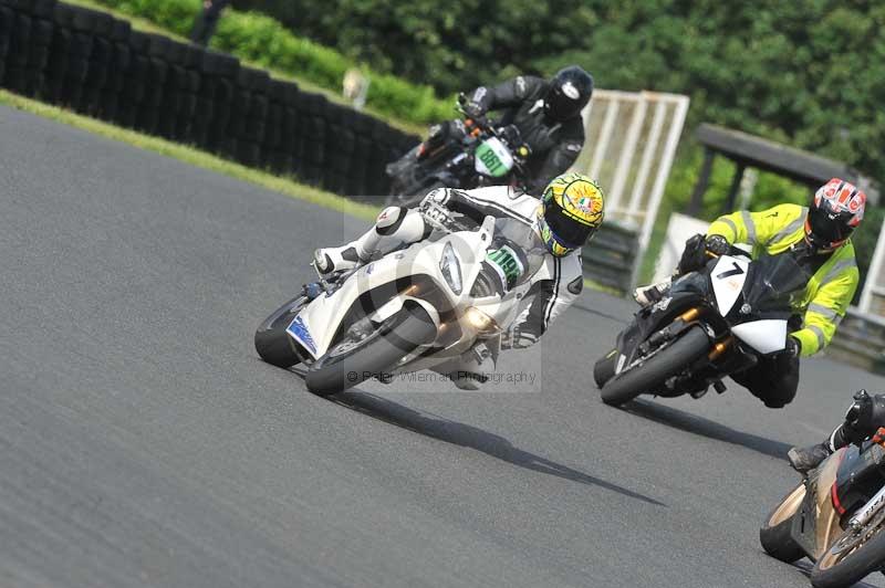 Mallory park Leicestershire;Mallory park photographs;Motorcycle action photographs;classic bikes;event digital images;eventdigitalimages;mallory park;no limits trackday;peter wileman photography;vintage bikes;vintage motorcycles;vmcc festival 1000 bikes