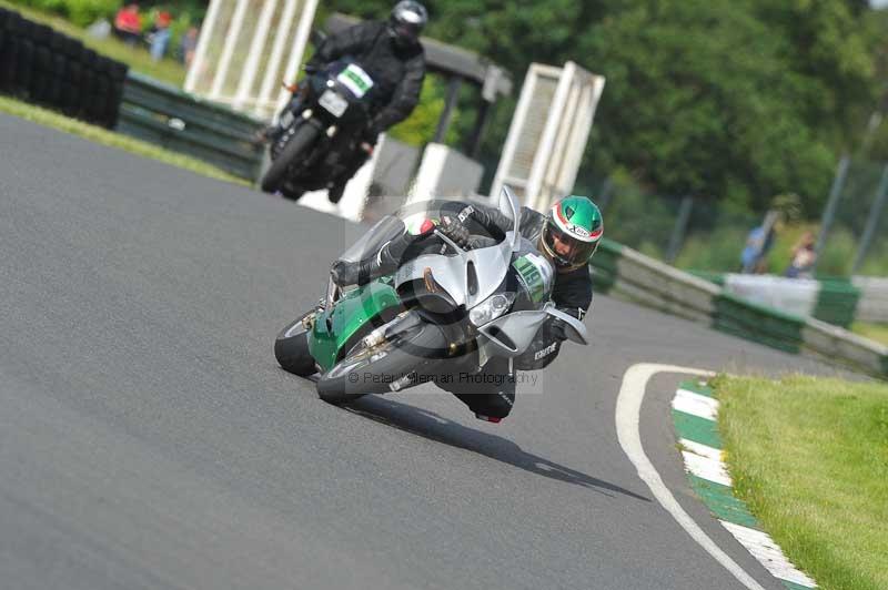 Mallory park Leicestershire;Mallory park photographs;Motorcycle action photographs;classic bikes;event digital images;eventdigitalimages;mallory park;no limits trackday;peter wileman photography;vintage bikes;vintage motorcycles;vmcc festival 1000 bikes