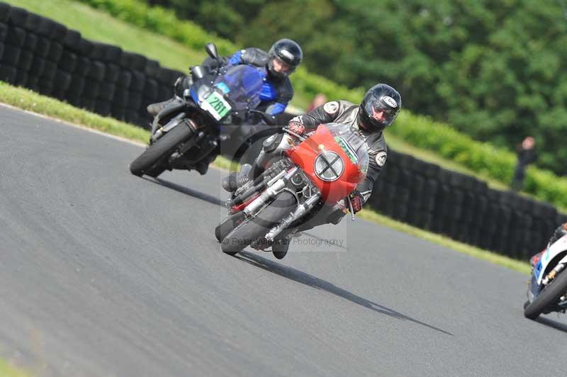 Mallory park Leicestershire;Mallory park photographs;Motorcycle action photographs;classic bikes;event digital images;eventdigitalimages;mallory park;no limits trackday;peter wileman photography;vintage bikes;vintage motorcycles;vmcc festival 1000 bikes