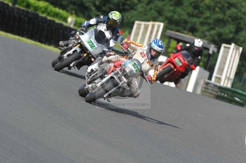 Mallory park Leicestershire;Mallory park photographs;Motorcycle action photographs;classic bikes;event digital images;eventdigitalimages;mallory park;no limits trackday;peter wileman photography;vintage bikes;vintage motorcycles;vmcc festival 1000 bikes