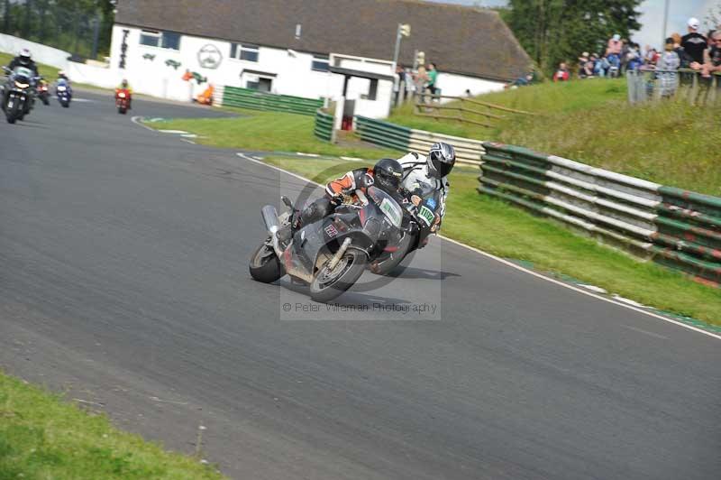 Mallory park Leicestershire;Mallory park photographs;Motorcycle action photographs;classic bikes;event digital images;eventdigitalimages;mallory park;no limits trackday;peter wileman photography;vintage bikes;vintage motorcycles;vmcc festival 1000 bikes