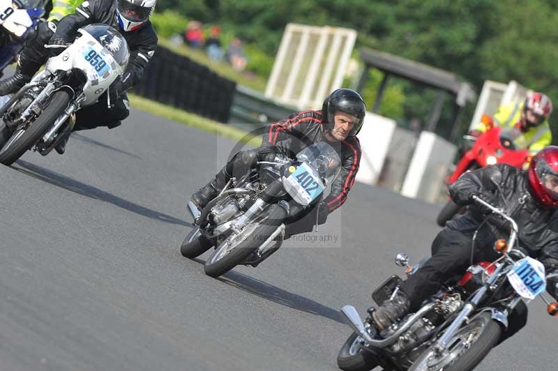 Mallory park Leicestershire;Mallory park photographs;Motorcycle action photographs;classic bikes;event digital images;eventdigitalimages;mallory park;no limits trackday;peter wileman photography;vintage bikes;vintage motorcycles;vmcc festival 1000 bikes