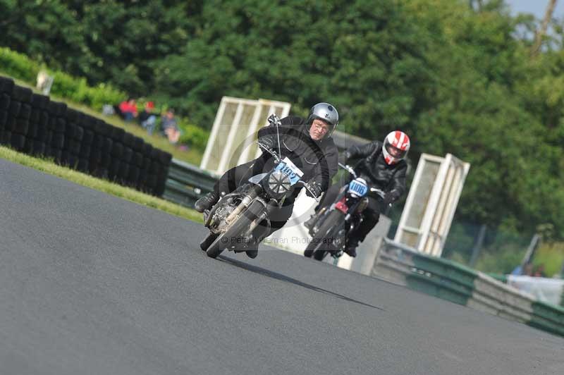 Mallory park Leicestershire;Mallory park photographs;Motorcycle action photographs;classic bikes;event digital images;eventdigitalimages;mallory park;no limits trackday;peter wileman photography;vintage bikes;vintage motorcycles;vmcc festival 1000 bikes