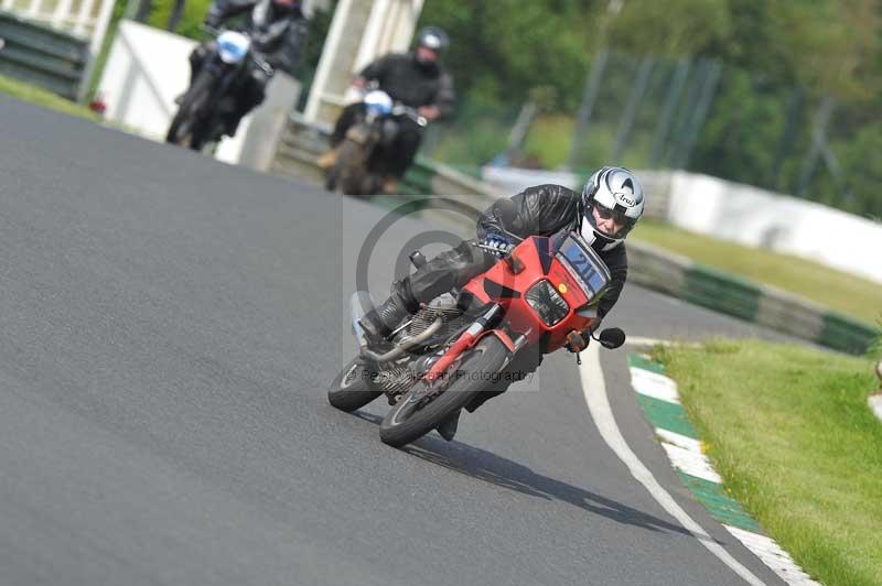 Mallory park Leicestershire;Mallory park photographs;Motorcycle action photographs;classic bikes;event digital images;eventdigitalimages;mallory park;no limits trackday;peter wileman photography;vintage bikes;vintage motorcycles;vmcc festival 1000 bikes