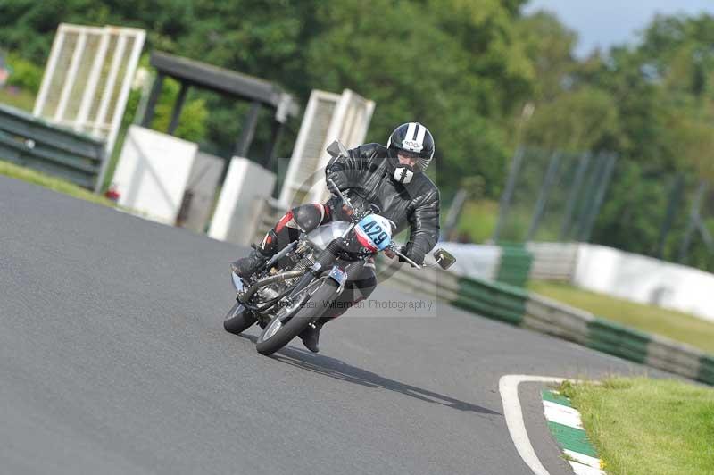 Mallory park Leicestershire;Mallory park photographs;Motorcycle action photographs;classic bikes;event digital images;eventdigitalimages;mallory park;no limits trackday;peter wileman photography;vintage bikes;vintage motorcycles;vmcc festival 1000 bikes