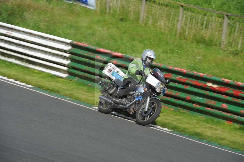 Mallory park Leicestershire;Mallory park photographs;Motorcycle action photographs;classic bikes;event digital images;eventdigitalimages;mallory park;no limits trackday;peter wileman photography;vintage bikes;vintage motorcycles;vmcc festival 1000 bikes