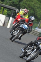 Mallory-park-Leicestershire;Mallory-park-photographs;Motorcycle-action-photographs;classic-bikes;event-digital-images;eventdigitalimages;mallory-park;no-limits-trackday;peter-wileman-photography;vintage-bikes;vintage-motorcycles;vmcc-festival-1000-bikes