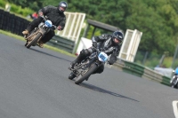 Mallory-park-Leicestershire;Mallory-park-photographs;Motorcycle-action-photographs;classic-bikes;event-digital-images;eventdigitalimages;mallory-park;no-limits-trackday;peter-wileman-photography;vintage-bikes;vintage-motorcycles;vmcc-festival-1000-bikes