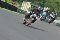 Mallory-park-Leicestershire;Mallory-park-photographs;Motorcycle-action-photographs;classic-bikes;event-digital-images;eventdigitalimages;mallory-park;no-limits-trackday;peter-wileman-photography;vintage-bikes;vintage-motorcycles;vmcc-festival-1000-bikes