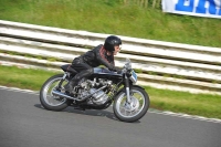 Mallory-park-Leicestershire;Mallory-park-photographs;Motorcycle-action-photographs;classic-bikes;event-digital-images;eventdigitalimages;mallory-park;no-limits-trackday;peter-wileman-photography;vintage-bikes;vintage-motorcycles;vmcc-festival-1000-bikes