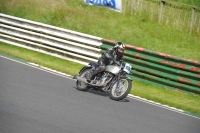 Mallory-park-Leicestershire;Mallory-park-photographs;Motorcycle-action-photographs;classic-bikes;event-digital-images;eventdigitalimages;mallory-park;no-limits-trackday;peter-wileman-photography;vintage-bikes;vintage-motorcycles;vmcc-festival-1000-bikes