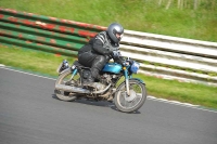 Mallory-park-Leicestershire;Mallory-park-photographs;Motorcycle-action-photographs;classic-bikes;event-digital-images;eventdigitalimages;mallory-park;no-limits-trackday;peter-wileman-photography;vintage-bikes;vintage-motorcycles;vmcc-festival-1000-bikes