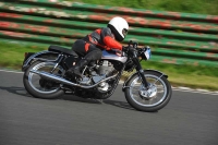 Mallory-park-Leicestershire;Mallory-park-photographs;Motorcycle-action-photographs;classic-bikes;event-digital-images;eventdigitalimages;mallory-park;no-limits-trackday;peter-wileman-photography;vintage-bikes;vintage-motorcycles;vmcc-festival-1000-bikes