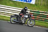 Mallory-park-Leicestershire;Mallory-park-photographs;Motorcycle-action-photographs;classic-bikes;event-digital-images;eventdigitalimages;mallory-park;no-limits-trackday;peter-wileman-photography;vintage-bikes;vintage-motorcycles;vmcc-festival-1000-bikes