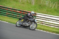 Mallory-park-Leicestershire;Mallory-park-photographs;Motorcycle-action-photographs;classic-bikes;event-digital-images;eventdigitalimages;mallory-park;no-limits-trackday;peter-wileman-photography;vintage-bikes;vintage-motorcycles;vmcc-festival-1000-bikes