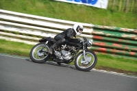 Mallory-park-Leicestershire;Mallory-park-photographs;Motorcycle-action-photographs;classic-bikes;event-digital-images;eventdigitalimages;mallory-park;no-limits-trackday;peter-wileman-photography;vintage-bikes;vintage-motorcycles;vmcc-festival-1000-bikes