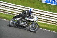 Mallory-park-Leicestershire;Mallory-park-photographs;Motorcycle-action-photographs;classic-bikes;event-digital-images;eventdigitalimages;mallory-park;no-limits-trackday;peter-wileman-photography;vintage-bikes;vintage-motorcycles;vmcc-festival-1000-bikes