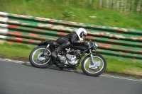 Mallory-park-Leicestershire;Mallory-park-photographs;Motorcycle-action-photographs;classic-bikes;event-digital-images;eventdigitalimages;mallory-park;no-limits-trackday;peter-wileman-photography;vintage-bikes;vintage-motorcycles;vmcc-festival-1000-bikes