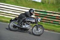 Mallory-park-Leicestershire;Mallory-park-photographs;Motorcycle-action-photographs;classic-bikes;event-digital-images;eventdigitalimages;mallory-park;no-limits-trackday;peter-wileman-photography;vintage-bikes;vintage-motorcycles;vmcc-festival-1000-bikes