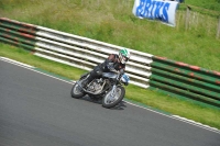 Mallory-park-Leicestershire;Mallory-park-photographs;Motorcycle-action-photographs;classic-bikes;event-digital-images;eventdigitalimages;mallory-park;no-limits-trackday;peter-wileman-photography;vintage-bikes;vintage-motorcycles;vmcc-festival-1000-bikes