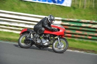 Mallory-park-Leicestershire;Mallory-park-photographs;Motorcycle-action-photographs;classic-bikes;event-digital-images;eventdigitalimages;mallory-park;no-limits-trackday;peter-wileman-photography;vintage-bikes;vintage-motorcycles;vmcc-festival-1000-bikes