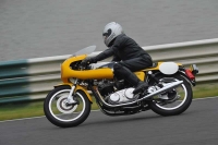 Mallory-park-Leicestershire;Mallory-park-photographs;Motorcycle-action-photographs;classic-bikes;event-digital-images;eventdigitalimages;mallory-park;no-limits-trackday;peter-wileman-photography;vintage-bikes;vintage-motorcycles;vmcc-festival-1000-bikes