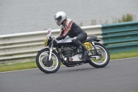 Mallory-park-Leicestershire;Mallory-park-photographs;Motorcycle-action-photographs;classic-bikes;event-digital-images;eventdigitalimages;mallory-park;no-limits-trackday;peter-wileman-photography;vintage-bikes;vintage-motorcycles;vmcc-festival-1000-bikes