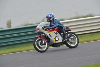 Mallory-park-Leicestershire;Mallory-park-photographs;Motorcycle-action-photographs;classic-bikes;event-digital-images;eventdigitalimages;mallory-park;no-limits-trackday;peter-wileman-photography;vintage-bikes;vintage-motorcycles;vmcc-festival-1000-bikes