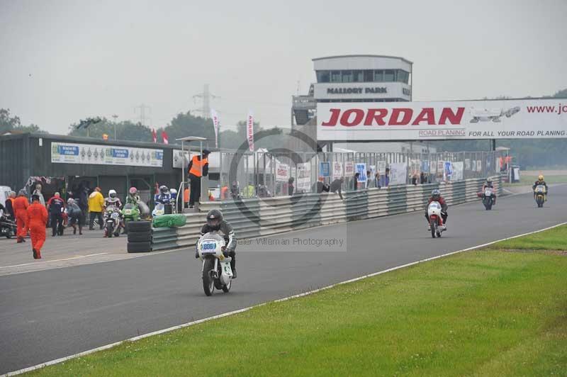 Mallory park Leicestershire;Mallory park photographs;Motorcycle action photographs;classic bikes;event digital images;eventdigitalimages;mallory park;no limits trackday;peter wileman photography;vintage bikes;vintage motorcycles;vmcc festival 1000 bikes