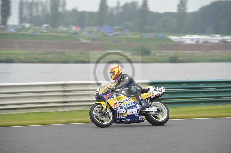 Mallory park Leicestershire;Mallory park photographs;Motorcycle action photographs;classic bikes;event digital images;eventdigitalimages;mallory park;no limits trackday;peter wileman photography;vintage bikes;vintage motorcycles;vmcc festival 1000 bikes