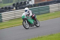 Mallory-park-Leicestershire;Mallory-park-photographs;Motorcycle-action-photographs;classic-bikes;event-digital-images;eventdigitalimages;mallory-park;no-limits-trackday;peter-wileman-photography;vintage-bikes;vintage-motorcycles;vmcc-festival-1000-bikes