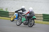 Mallory-park-Leicestershire;Mallory-park-photographs;Motorcycle-action-photographs;classic-bikes;event-digital-images;eventdigitalimages;mallory-park;no-limits-trackday;peter-wileman-photography;vintage-bikes;vintage-motorcycles;vmcc-festival-1000-bikes