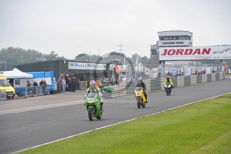 Mallory park Leicestershire;Mallory park photographs;Motorcycle action photographs;classic bikes;event digital images;eventdigitalimages;mallory park;no limits trackday;peter wileman photography;vintage bikes;vintage motorcycles;vmcc festival 1000 bikes