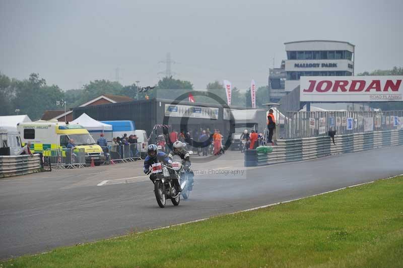 Mallory park Leicestershire;Mallory park photographs;Motorcycle action photographs;classic bikes;event digital images;eventdigitalimages;mallory park;no limits trackday;peter wileman photography;vintage bikes;vintage motorcycles;vmcc festival 1000 bikes