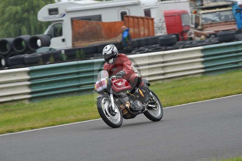 Mallory park Leicestershire;Mallory park photographs;Motorcycle action photographs;classic bikes;event digital images;eventdigitalimages;mallory park;no limits trackday;peter wileman photography;vintage bikes;vintage motorcycles;vmcc festival 1000 bikes