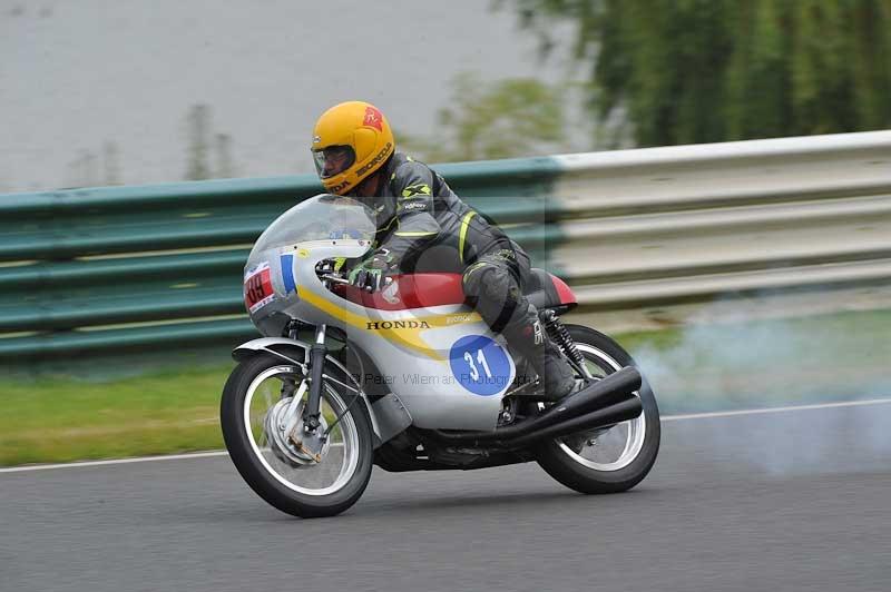 Mallory park Leicestershire;Mallory park photographs;Motorcycle action photographs;classic bikes;event digital images;eventdigitalimages;mallory park;no limits trackday;peter wileman photography;vintage bikes;vintage motorcycles;vmcc festival 1000 bikes