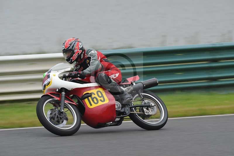 Mallory park Leicestershire;Mallory park photographs;Motorcycle action photographs;classic bikes;event digital images;eventdigitalimages;mallory park;no limits trackday;peter wileman photography;vintage bikes;vintage motorcycles;vmcc festival 1000 bikes