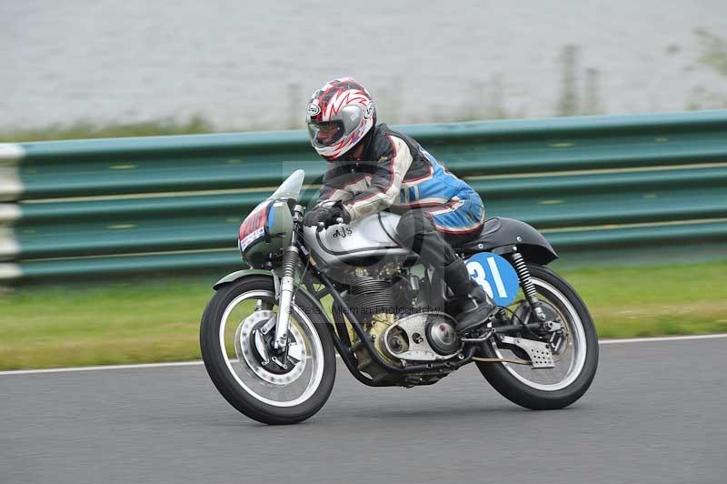 Mallory park Leicestershire;Mallory park photographs;Motorcycle action photographs;classic bikes;event digital images;eventdigitalimages;mallory park;no limits trackday;peter wileman photography;vintage bikes;vintage motorcycles;vmcc festival 1000 bikes