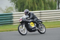 Mallory-park-Leicestershire;Mallory-park-photographs;Motorcycle-action-photographs;classic-bikes;event-digital-images;eventdigitalimages;mallory-park;no-limits-trackday;peter-wileman-photography;vintage-bikes;vintage-motorcycles;vmcc-festival-1000-bikes