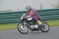 Mallory-park-Leicestershire;Mallory-park-photographs;Motorcycle-action-photographs;classic-bikes;event-digital-images;eventdigitalimages;mallory-park;no-limits-trackday;peter-wileman-photography;vintage-bikes;vintage-motorcycles;vmcc-festival-1000-bikes