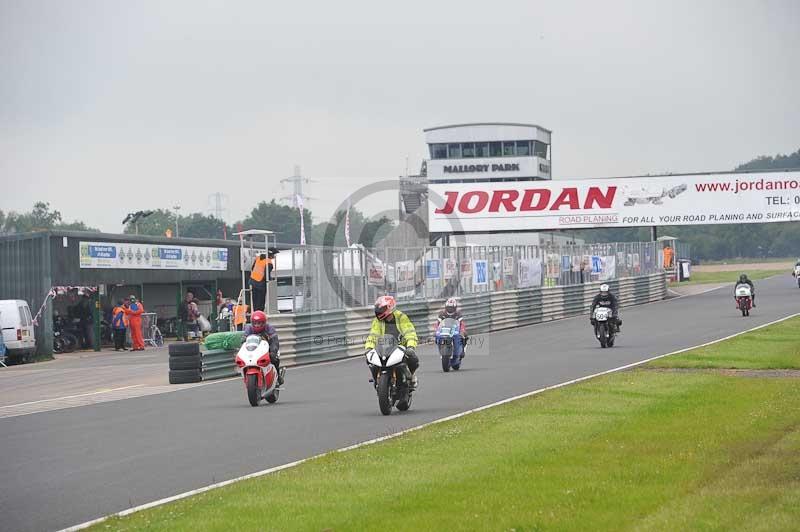 Mallory park Leicestershire;Mallory park photographs;Motorcycle action photographs;classic bikes;event digital images;eventdigitalimages;mallory park;no limits trackday;peter wileman photography;vintage bikes;vintage motorcycles;vmcc festival 1000 bikes