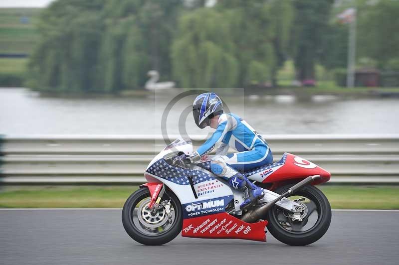 Mallory park Leicestershire;Mallory park photographs;Motorcycle action photographs;classic bikes;event digital images;eventdigitalimages;mallory park;no limits trackday;peter wileman photography;vintage bikes;vintage motorcycles;vmcc festival 1000 bikes